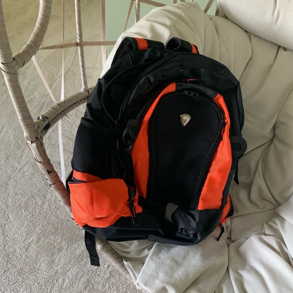 Black backpack California Pak Air Flow System Padded Laptop Backpack Travel.